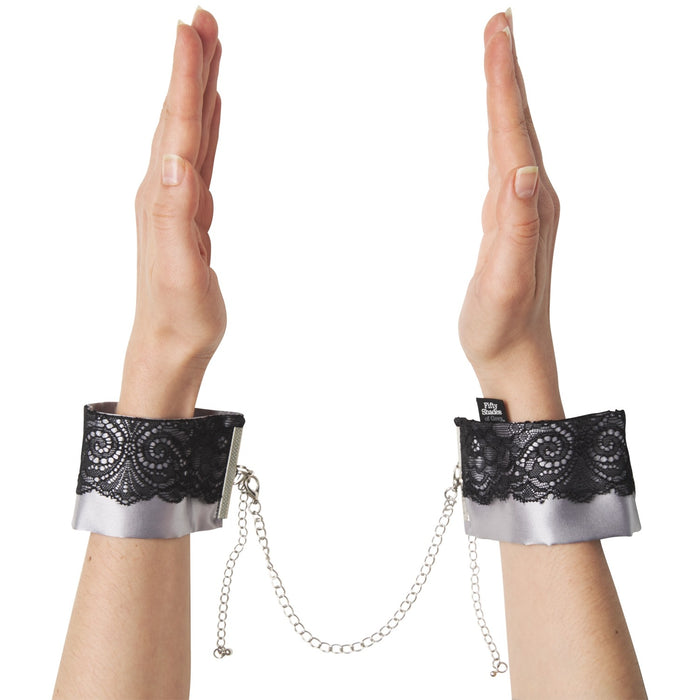 Fifty Shades of Grey Play Nice Satin-Handschellen
